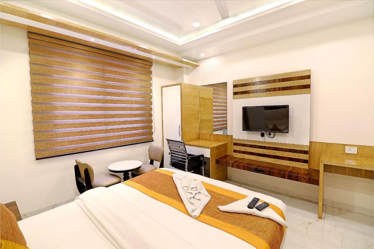 Hotel York Legacy Neu-Delhi Exterior foto